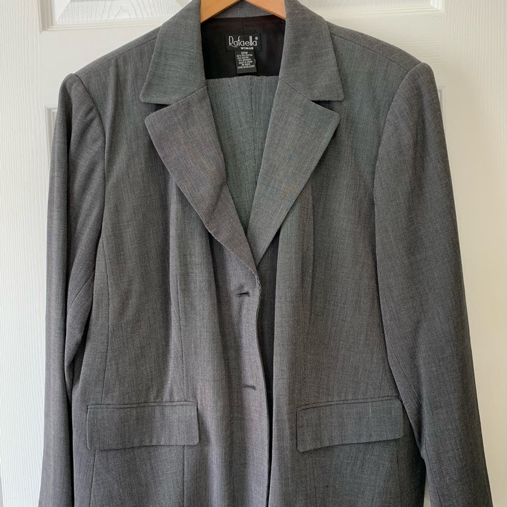 Miniature Houndstooth Pattern Suit